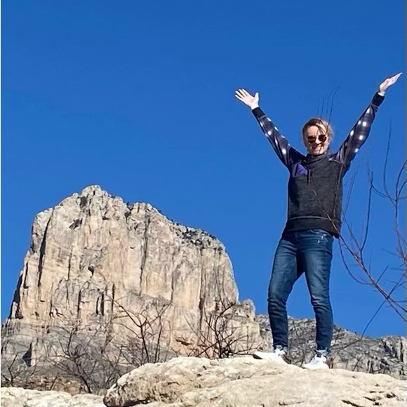 COPY - Meet your Posher, Dannah - Picture 6 of 9